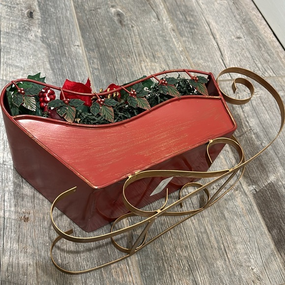 Vintage Christmas Santa sled with holly siding - Picture 8 of 14